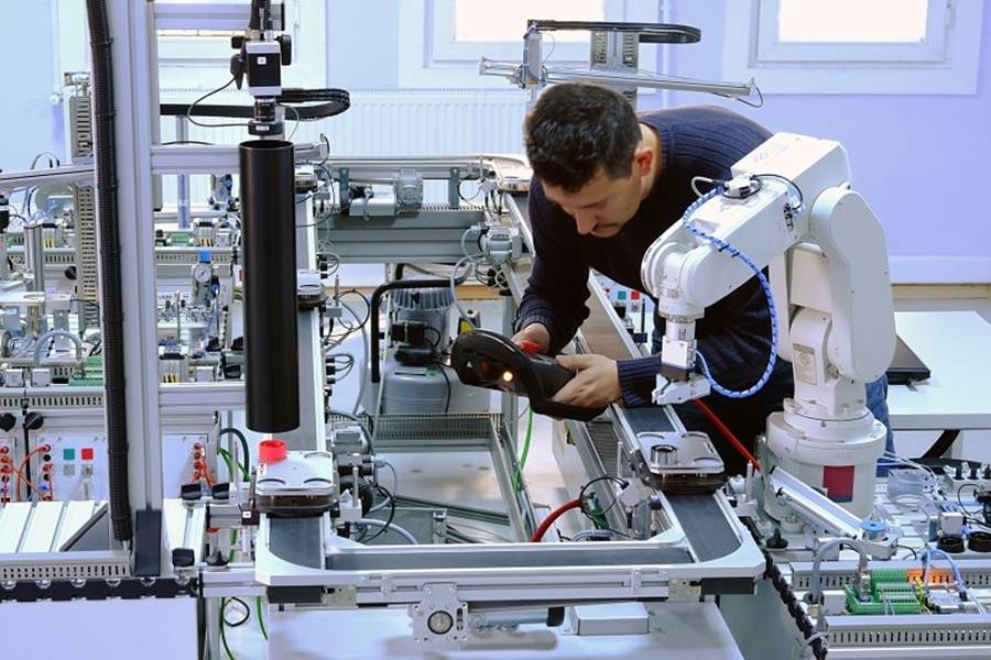 dpa-professionals-engineering-werken-in-high-tech-industrie